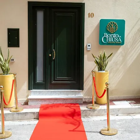 ゲストハウス Borgo La Chiusa 4*