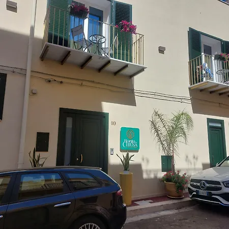 Pensjonat Borgo La Chiusa 4*